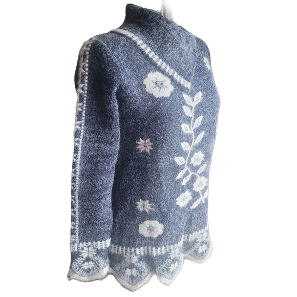 Le Grenier Blue and White Eyelash Knit Split Turtleneck Sweater M - Picture 3 of 7